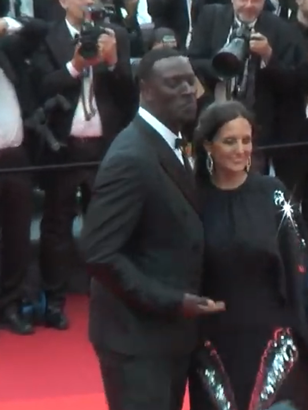 Omar Sy détient 3 biens scandaleusement coûteux ! 😱