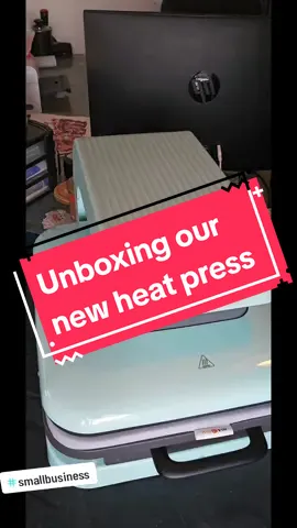 #SmallBusiness #unboxing #asmrtiktoks #homemade #handmadeshirts #thebusyhousesteader 