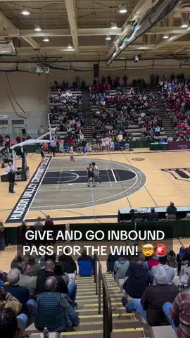 Didn’t know you could do that… 😱🤔 (Via r.t_media/ig) #basketball #gamewinner #clutch #highschoolsports #highschoolbasketball 