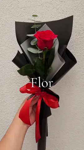 Una Flor Bastará!!! Para ver la sonrisa que tanto  te gusta ver en ella!!! #floristeríajanys #Rosas #Sololá #Panajachel #ramodeunarosa #ramosensillo #unarosa 