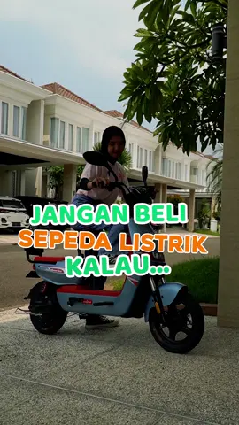 Jangan beli sepeda listrik kalau kalian masih suka kayak gini! simak videonya baik - baik ya teman SunRace 🥰🥰 #sunrace #sepedalistrik #hujanderas #sepedalistrikibu2 