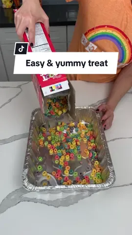 Easy fruit loop treats! #fyp #fypシ #EasyRecipe #chef #food #Foodie #cooking #meat #foodtiktok #treat #easter #cereal #yum 