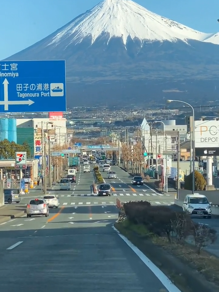 Take in the majestic splendor of Mount Fuji from the scenic drive into town. 🏞️ Mount Fuji is an active volcano but hasn't erupted since 1707, making it one of the most studied volcanoes in the world.😍 🎥 @mainichifujisan  #mtfuji  #japan  #volcano