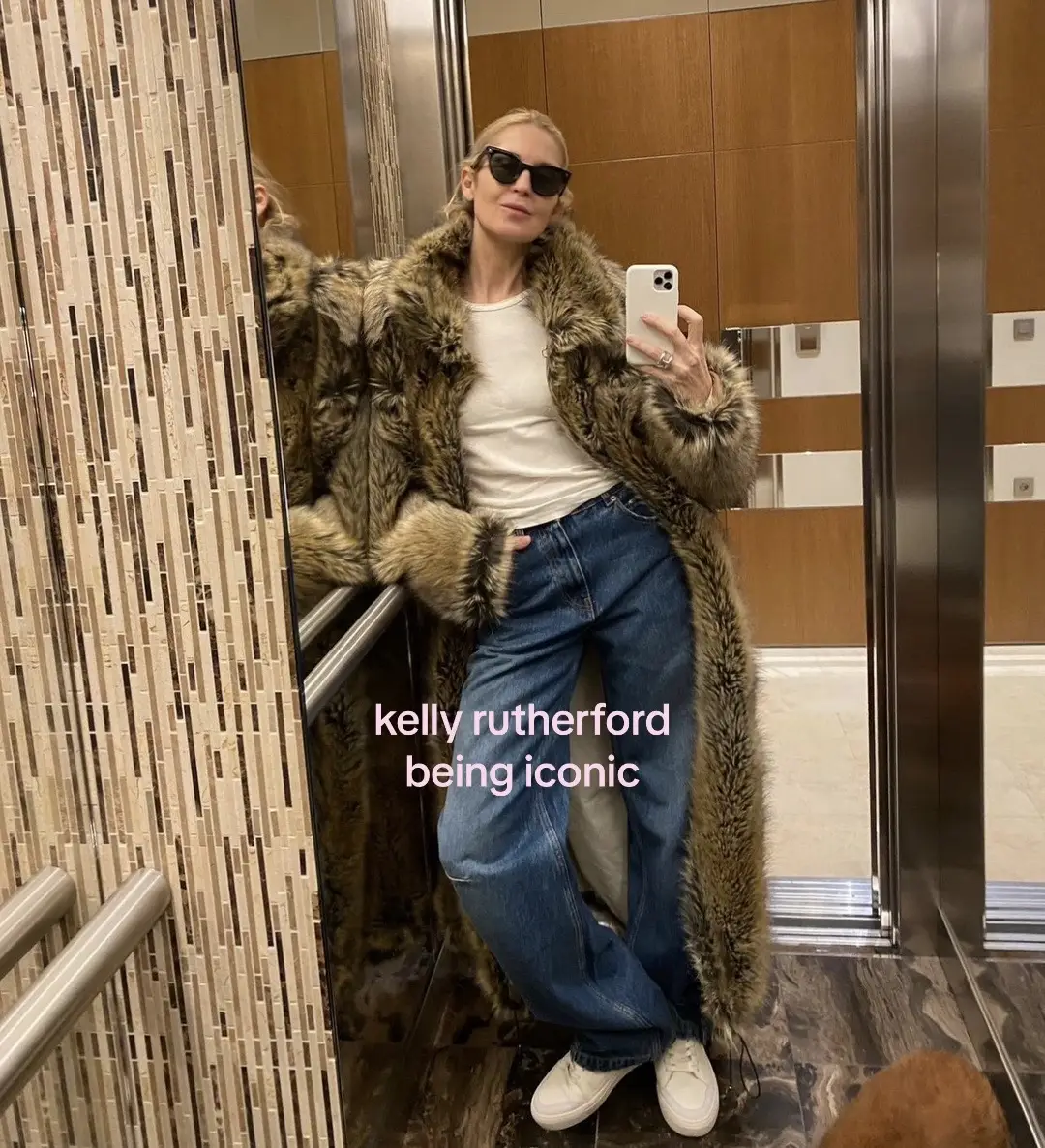 when i grow up i wanna be a kelly rutherford selfie ✨ #kellyrutherford #lilyvanderwoodsen #lvdw #gossipgirl #vanderwoodsen #iconic #selfie 