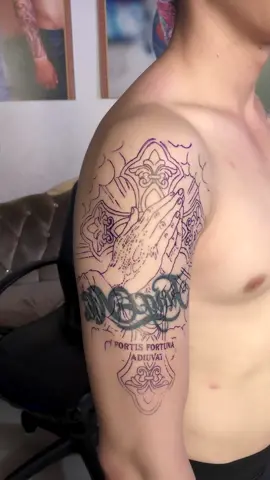 Sửa hình xăm thánh giá bắp tay cho em trai #suahinhxam #hinhxamthanhgia #hinhxambaptay  @phungtattooart