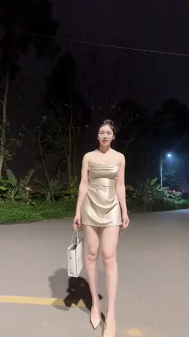 Anh ra nhận hàng cho em đi 🥰