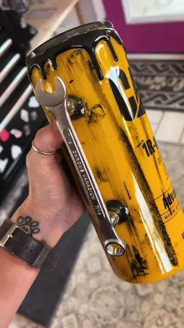 Heyyyyy #greasy #tumbler #tumblersoftiktok #custom #oil #grease #oily #mechanic #bluecollar #fuelfilter #fyp #farmer #rusty #rust #welding #weld #10mm #10mmsocket #10mmsocketmissing #copper #copperhandle #patina #handpainted #patinatumbler #pvchandley #roughneck #bluecollarlife #customtumbler #southernmonogramsandmore 