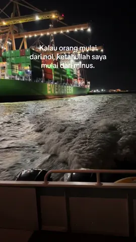 #fypシ゚viral #fyp #pelaut #pelautindonesia #story #viralvideos #foryou #viraltiktok #Love #fypシ #tiktok #storytime #tugboat #laut #quotes #quotestory 