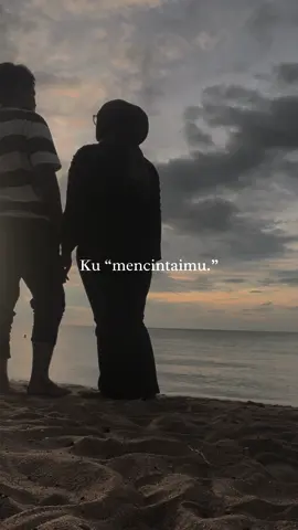 semoga aku selalu menjadi wanita kesayanganmu untuk hari ini , esok , lusa dan seterusnya 🤍#satushafdibelakangku #fypsounds #masukberandafyp #foryou 
