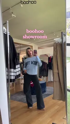 bringing you w. me to the @boohoo showroom 🎀✨ 🛍️ #fashiontok #fashiongirlies #comewithme #Vlog #contentcreator #latinacontentcreator #boohoo #fashion 