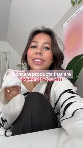 products that are BREAKING U OUT!! 🚨💗🙌 comment other products that have broken u guys out 🥲 #skincare #acne #breakingout #acnejourney #acneproducts #badskincare #skincareproducts #products #tatcha #peterthomasroth #fypシ #farmacycleansingbalm #greenscreen 