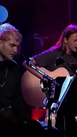 Alice In Chains - Down in a Hole (MTV Unplugged, 1996) #AliceInChains #LayneStaley #DowninaHole #MTVUnplugged #90s #Grunge 🎸🤘