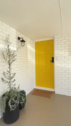 Transforming our front door using the power of paint and taking on the challenge from @Bunnings to make the most of march with a DIY painting project #bunningsinspo 