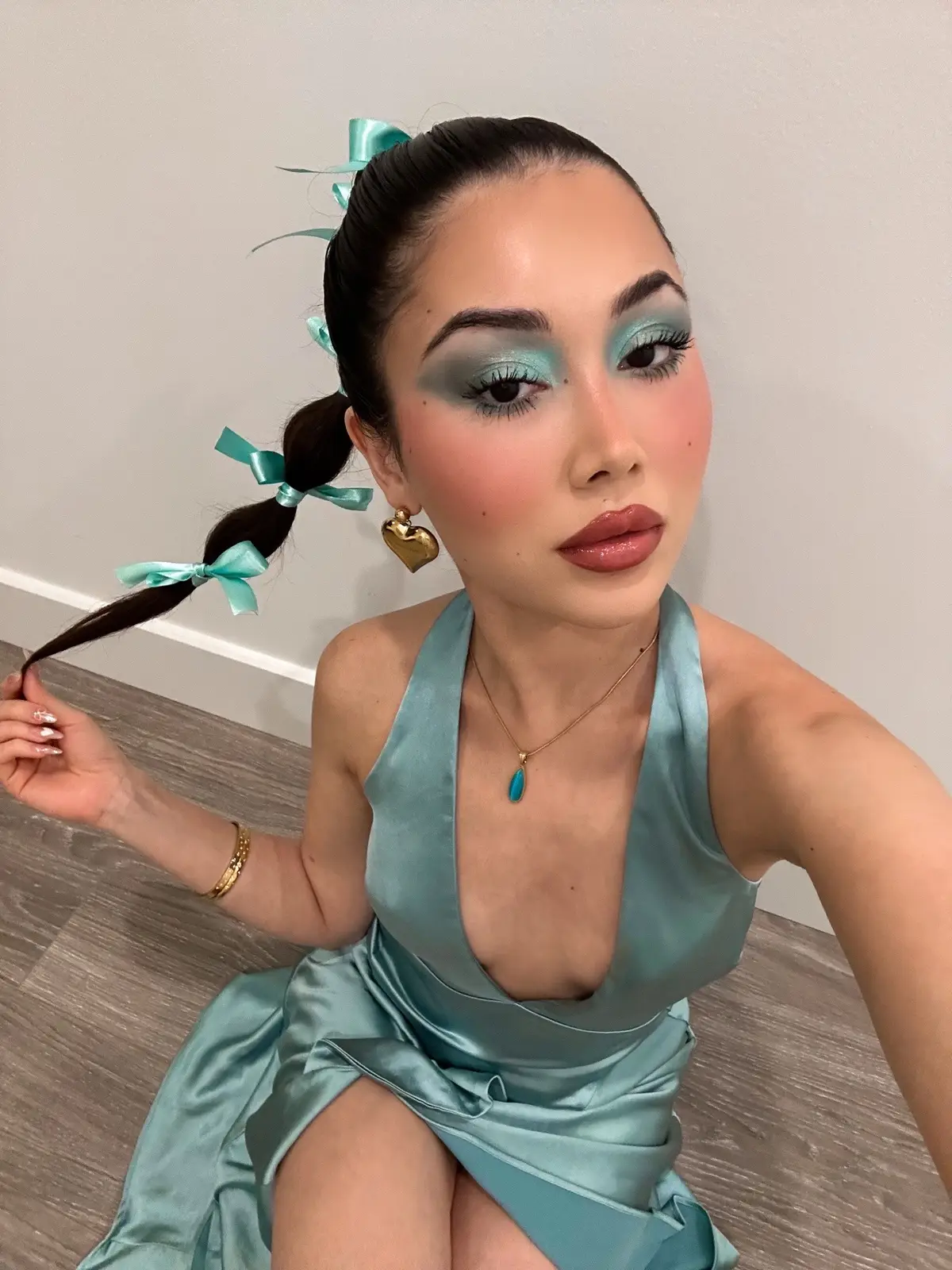 princess jasmine inspired 🧞‍♂️💎✨ #shimmereyeshadow #shimmereyemakeup #eyeshadowlook #princessjassmine #blueeyeshadow #minteyeshadow #makeuplook #glittereyeshadow #glittermakeup #makeup 