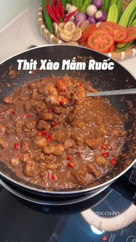 Ăn cơm với thịt heo xào mắm ruốc hao cơm lắm nè 🌶️😋#goccua_vy #lanvaobep #naucungtiktok #xh #naucungtiktok #ancungtiktok #cooking #thitxaomamruoc 