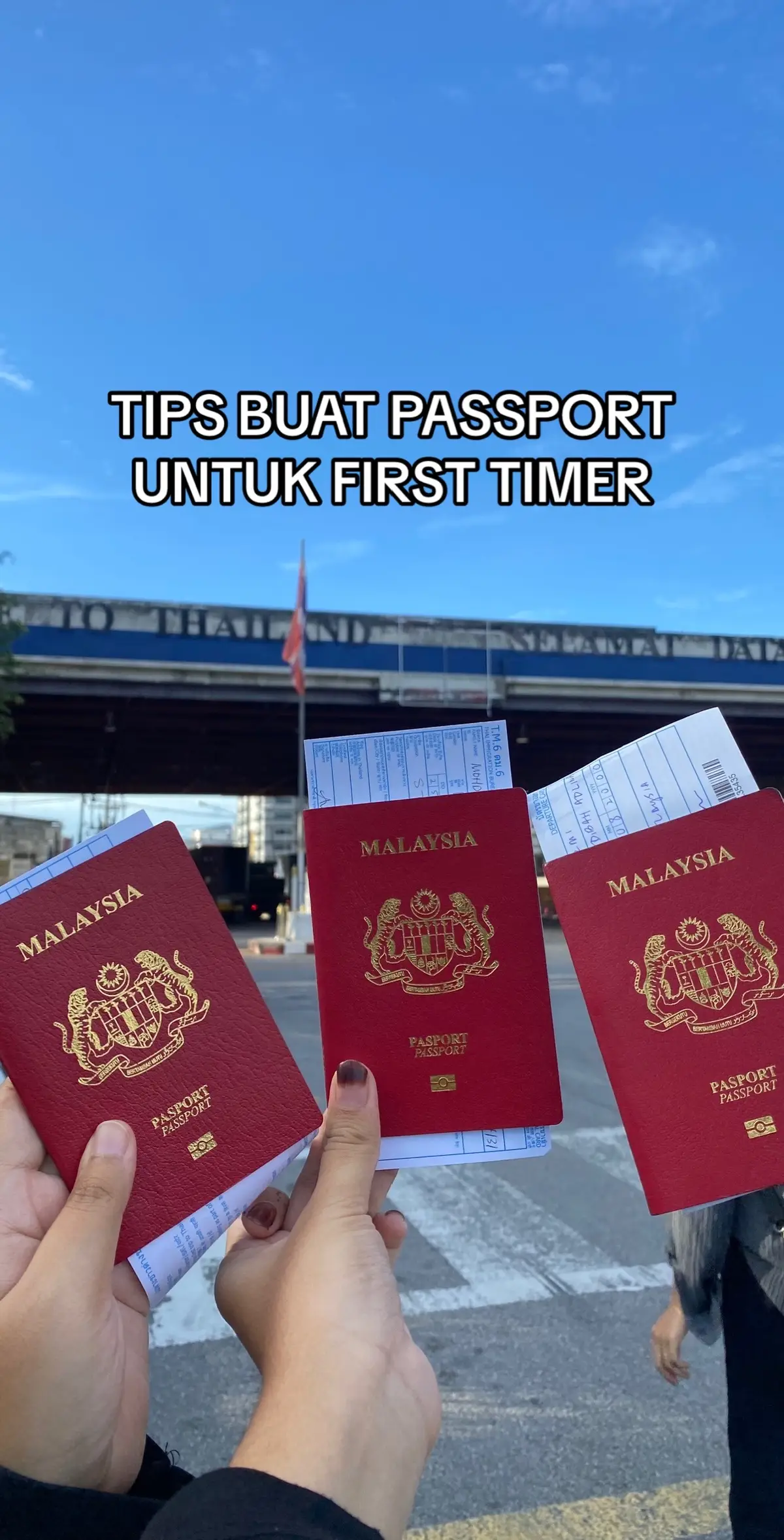 Benda-benda yang perlu tahu sebelum buat passport bagi first timer!📕 #fyp #fypシ #fypシ゚viral #fyppppppppppppppppppppppp #berandatiktok #fypage #pakejtravel #pakejpercutianmurah #pakejpercutian #travel #traveling #pakejpercutianmalaysia #tourismmalaysia #instatravel #pakejmurah #tipsjalanjalan 