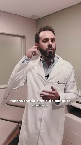 Meu ouvido sangrou: É Grave? Descubra agora! 🚨 Explorando as causas por trás do sangramento no ouvido e por que isso é um sinal que merece atenção. Saiba mais sobre as possíveis razões e a importância de procurar ajuda profissional. Sua saúde auditiva é valiosa! Não ignore sinais! Curta e compartilhe esse vídeo e sua audição agradece! #otorrino #otorrinoemsaopaulo #ouvido #saude #medicina