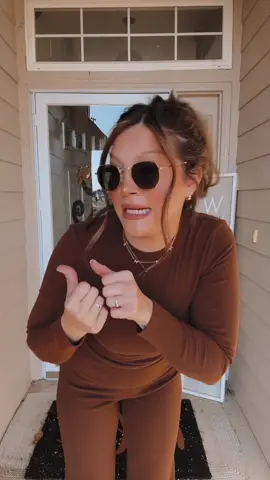 This set, yall this set. 🤌🏼 #MomsofTikTok #momootd #OOTD #millennialsoftiktok 