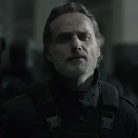 وليخبرو الجميع أن الملك قد عاد😍#ريك_غرايمز #towl #theoneswholive #thewalkingdead #rickgrimes #rickandmichone #amc