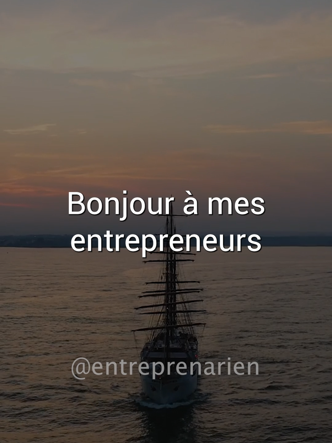 Et vous, c'est quoi votre rêve en qui personne ne croit ? 👀💪 #déglinguecettejournée  #déglinguemoicettejournée