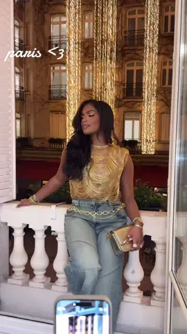 ive always wanted to do a scavenger hunt but THIS?!! this was out of a movie omg. 🖼️✨ team monet exploring in paris lets see what we find !!! 