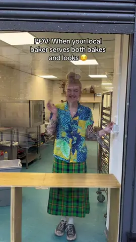 Fashion week here I come 😎👩🏼‍🍳 #manchesterfood #bakery #bakinglife #fashiontiktok #bakeryowner 