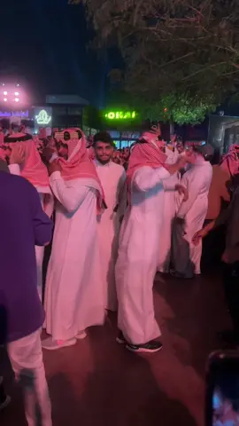 الصوووت ضابط مرههه وصلوه له😭😭#الرياض #اغاني #المملكه_العربيه_السعوديه #الشعب_السعودي #الشعب_الصيني_ماله_حل😂😂 #foryoupage #fypシ #viral #اكسبلورexplore #كومنت #لايك #موسيقى #فعاليات #يوم_التأسيس #رقص #شباب #رقص #وصلوني 