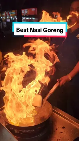 The best goreng goreng stall discovered recently at Jalan Kasippilay called Kavilas Goreng Goreng Corner 👌🤤😍 #kavilasgorenggoreng #nasigoreng #lala #meehoon #goreng #food #foodreview Opening Hours and Time : Monday to Saturday from 6.30pm to 11pm. Location : Kampung Kasipillay, Opposite The Birch Condominium.