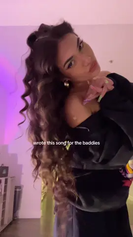 if ur a badb comment below 💓 where they  @ 