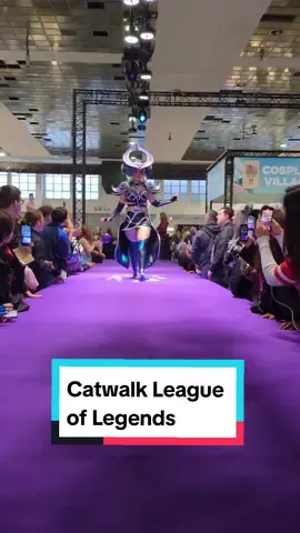 Petit carwalk avec le groupe League of Legends du samedi à la @Made in Asia ! C'était la folie 😍 . Syndra @texou_cosplay Shaco @katchiina  Yone @Xetaria ytb /@nathanbaptier Yasuo @spartan_cos Viktor @kdavr_cosplay Tous les costumes ont été faits par @LRCosplay-Art'Effect Workshop  . #wildriftparanoia #madeinasia #madeinasia2024 #catwalk #madeinasiacatwalk #leagueoflegends #leagueoflegendscosplay #shacocosplay #yonecosplay #syndracosplay #yasuocosplay #viktorcosplay 