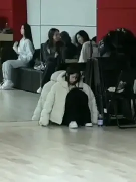 ก็คนเค้าชอบเล่นเกมจนเป็นชีวิตจิตใจไปแล้วอ่ะเนอะ 🎮📱😌😂 #mina #twice 