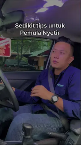 Sedikit tips nyetir untuk pemula , saat putar balik arah 🤗  #nyetirmobil #kursusmengemudi #belajarmobilpadang #lesmobilpadang #latihanmobilpadang #kursusmengemudipadang #kursuspadang #belajarmobil #kursusmengemudimobil 