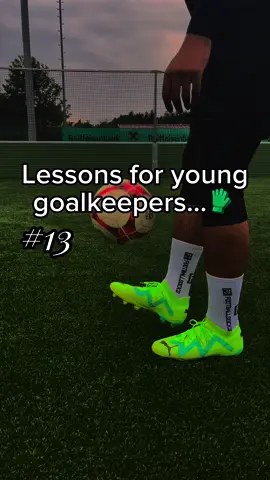 GK-family🧤96k/100k #goalkeeper #goalie #keeper #gk #lessons #tips #viral #foryoupage #foryou #fypシ #fyp #fy #tormann #football #Soccer #contentcreator #content 