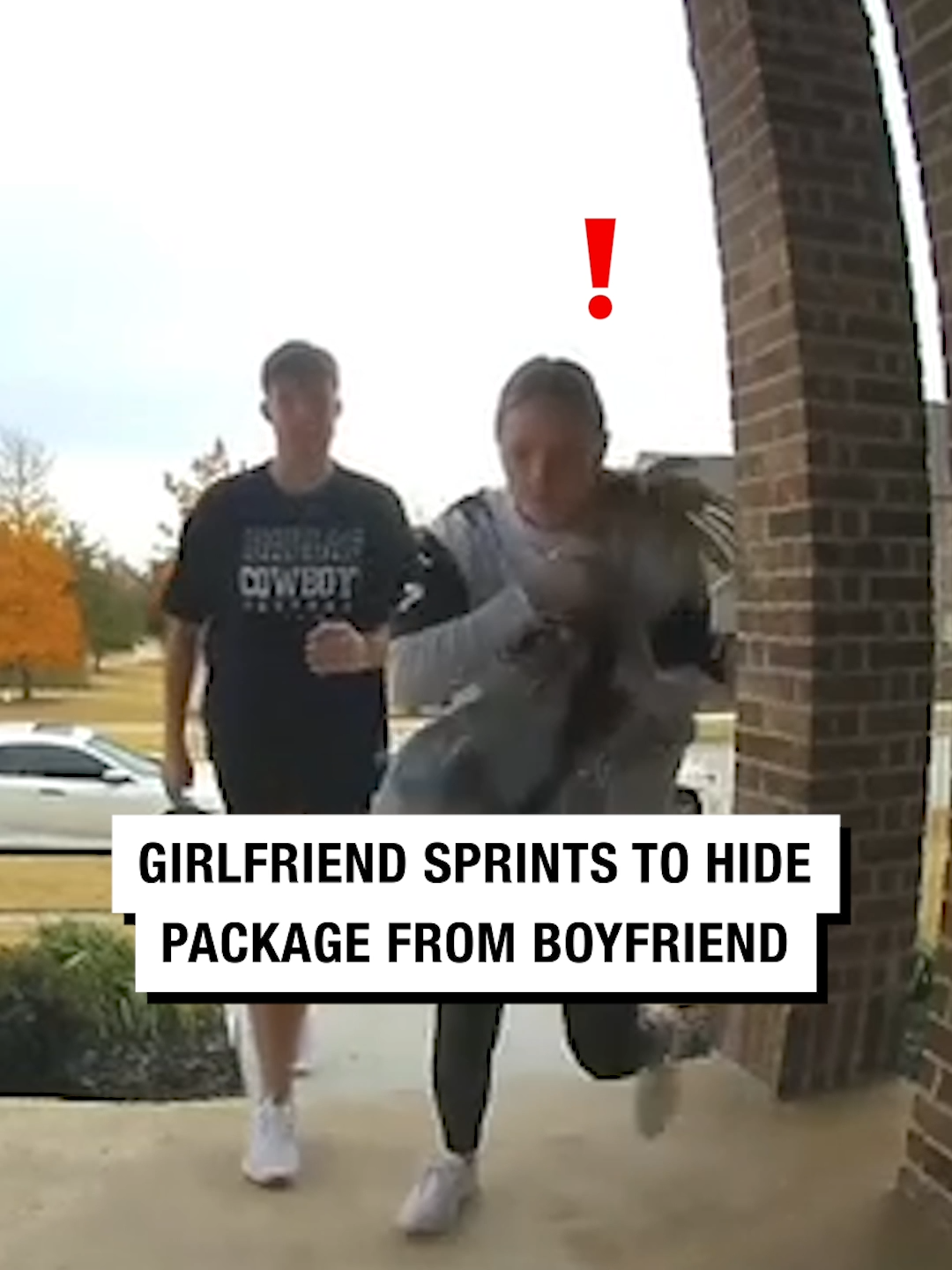 I think he saw it! 🤣👀 🎥 Collab #UNILAD #fyp #foryou #foryoupage #couple #funny #fails #reaction #package #delivery #boyfriend #present #girlfriend #caughtoncamera #doorbellcamera