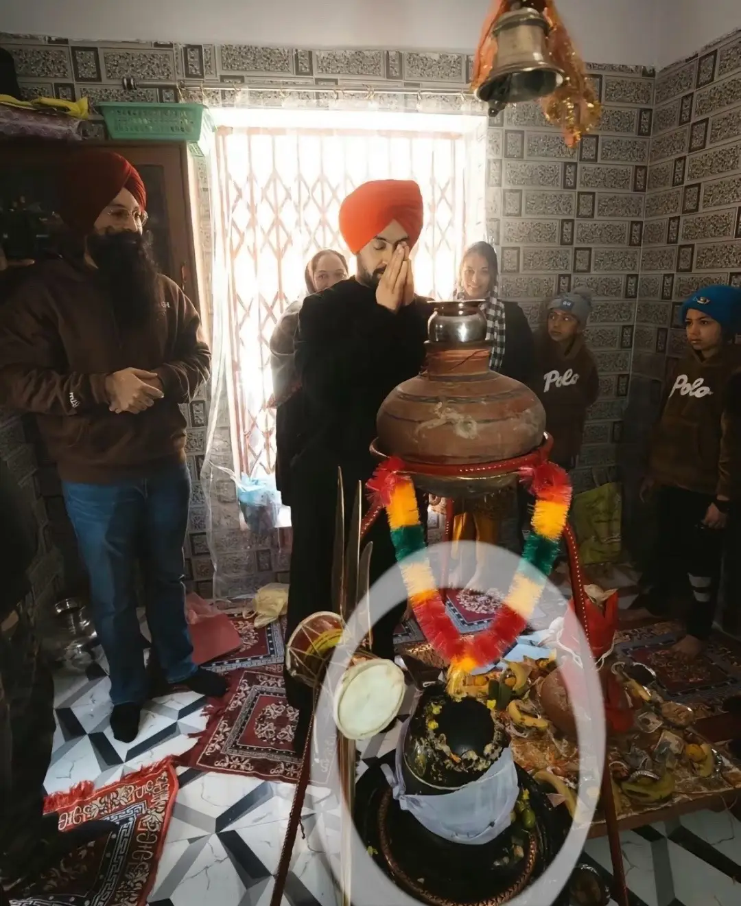 Diljit doing Shivs Ling pooja  #diljitdosanjh #hindu #pooja #ceremony #event #rss #shivling #gathering #foryoupage 