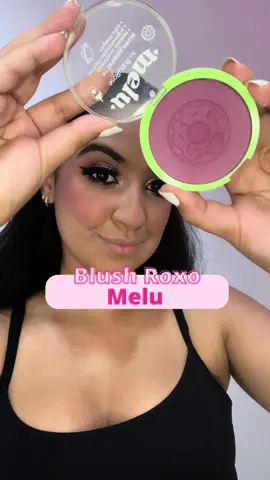 Simplesmente apaixonada nesse blush roxoooo! 🤩🍇💜🫶🏽 #melu #testandomakes #testandomelu #melurubyrose #blushmelu #testandomakesdamelu #basemelu #corretivomelu #maquiagemmelu