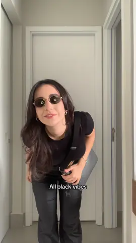 Que o all black serve qlr ocasião, tds sabemos 😂🖤