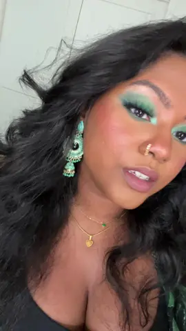Green eyeshadow on brown skin 😮‍💨 