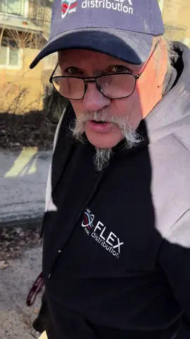 #fyp #foryou #foryoupage #quebec #tiktokquebec #fypシ #viral #tiktok #capcut #duet #garage #mecano 