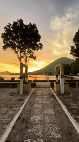 Pane indah kayah senja, datang lalu pigi #fypdongggggggg #konten #fyp #fypシ #fypシ゚viral #fyppppppppppppppppppppppp #banda #bandaneira #bandaneiramaluku #istanamini #istanaminibanda #bandaneira❤ #bandaneirapride🔥🚀 #bandaneirasampaijadidebu 
