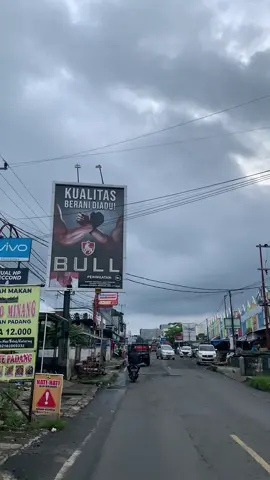 Vibes mendung sorenya gisting memang beda yah.     Org gisting pasti tau jalan ini😊 #lampung #lampungpride #lampungtiktok #lampungviral #gistingtanggamuslampung #tanggamus #tanggamus_lampung #gisting #pasargisting #gistingatas 