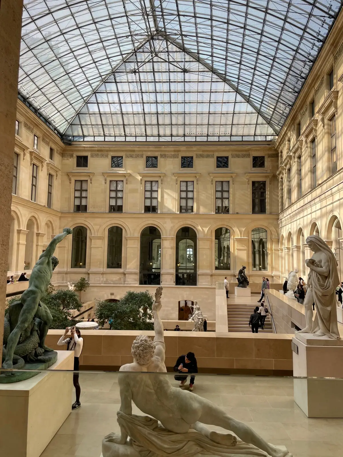 dias en paris 🧸🏹🧋  #paris #parisfood #parisian #louvre #louvremuseum 