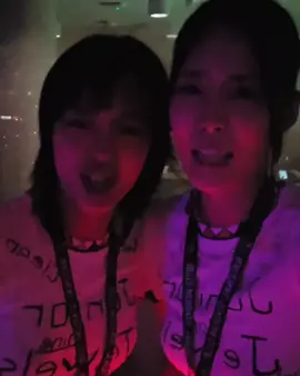 Haha me & friends at #taylorswift  #singapore #carriewong #黄思恬 #mediacorp #fyp #taylorswift #tiktok #taylorsversion #30 #lovestory #shakeitoff #shakeitofftaylorswift #sgtiktok #kpop #sg #taylorswifterastour 
