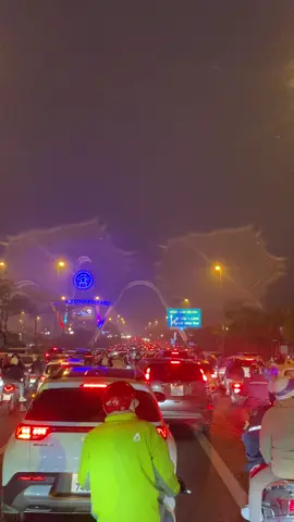 Đi không xem được gì rui , lại còn tắc đường 😭😭😭#xuhuongtiktok #hotay #hanoi 