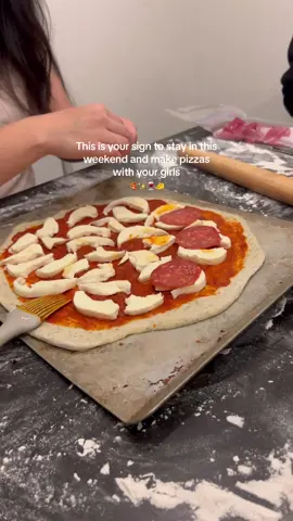 There is nothing like having a cozy night in with your girls  #girlsnight #diypizza #girlsnightout #pizzamaking #cozydatenight 