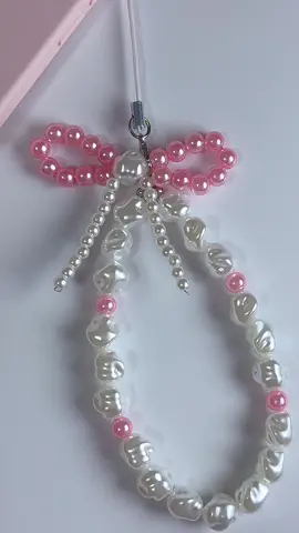 Butterflies phone charm🦋💕#phonecharm #beads #beadedjewelry #beadsjewelry #handmadejewelry #phonecharms #phonecharmbusiness #handmadegifts #DIY 