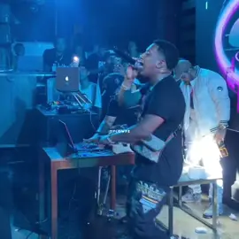 #strongblack #peru #trap #trapperuano #conciertos #microlibre #trapperu #trapperucho #rotalotv #kfc #videolyrics #viral 