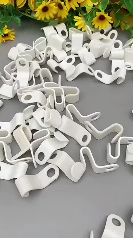 A small hanger hook connector can connect a hanger in series, saving closet space and convenient to take # hanger link hook#follow #comedy #HomeGoods 