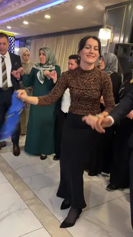 Yok beeee aşkım bizim düğünler çok elitdir 😀😀😀
