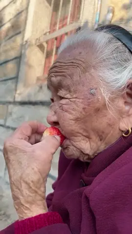 130 years old women, very funny #foryou #viral #fypシ #capcut #500kviews #100kviews #foryoupage #china #japan #viraltiktok #trending #dontunderreviewmyvideo #viralvideos #unfreezemyaccount #tiktoktrending 